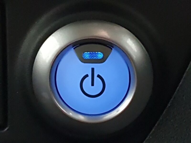 More views of Nissan Leaf
