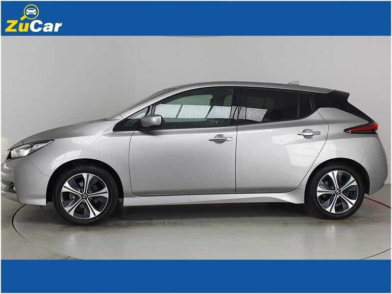 More views of Nissan Leaf