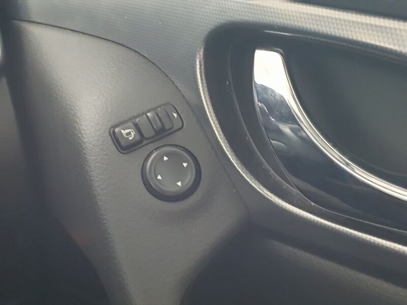 More views of Nissan QASHQAI