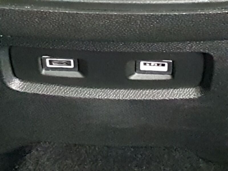 More views of Citroen E-C4 X 