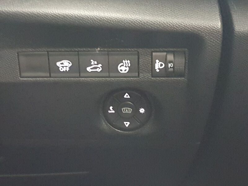 More views of Citroen E-C4 X 