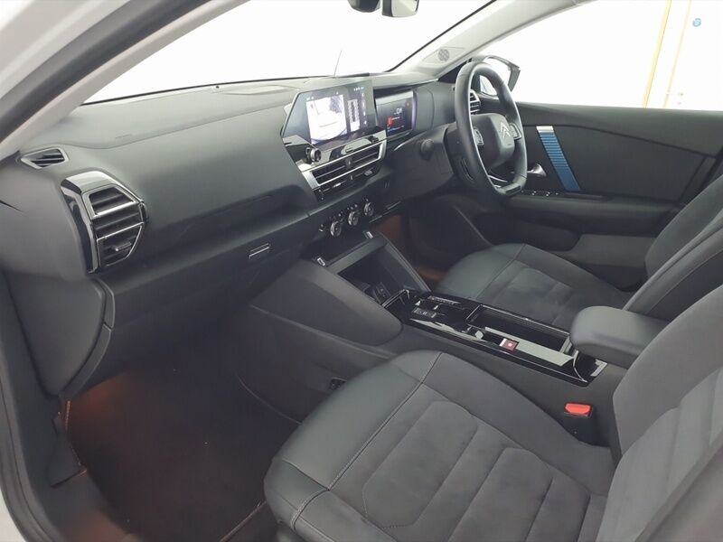 More views of Citroen E-C4 X 