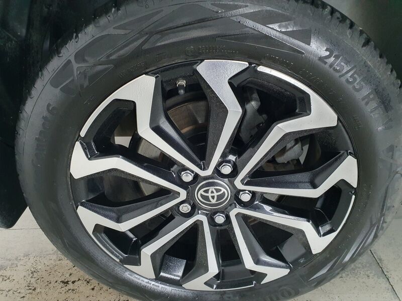 More views of Toyota Yaris Cross