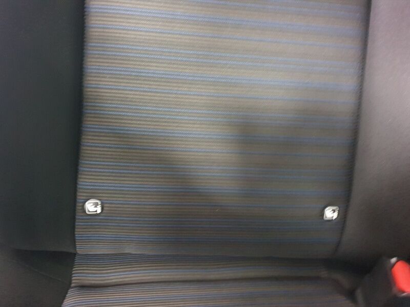 More views of Nissan Leaf