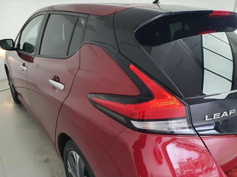 More views of Nissan Leaf