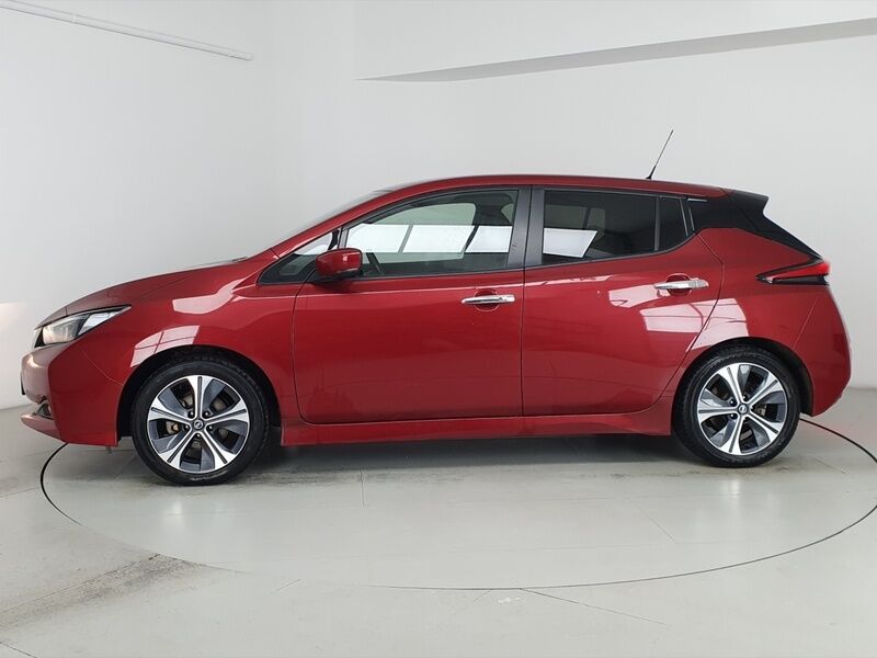 More views of Nissan Leaf