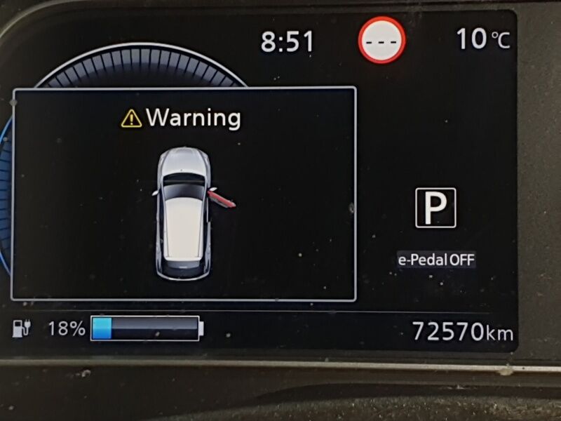 More views of Nissan Leaf