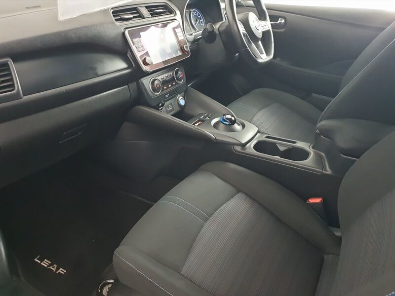 More views of Nissan Leaf