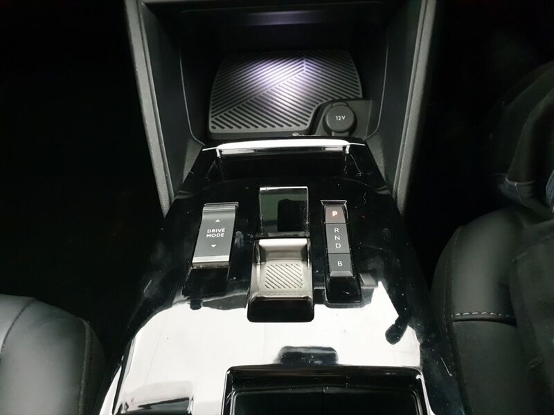 More views of Citroen E-C4 X 