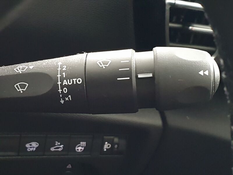 More views of Citroen E-C4 X 
