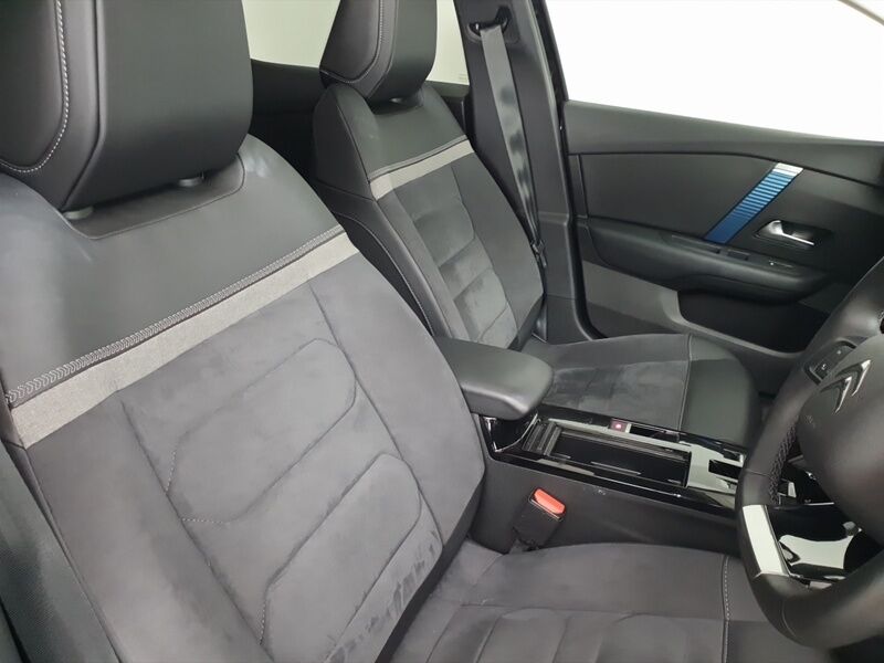 More views of Citroen E-C4 X 