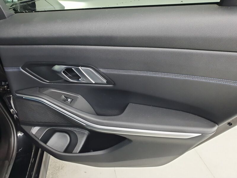 More views of BMW 3-Series