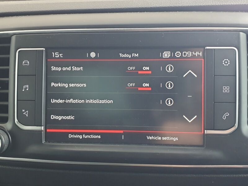 More views of Citroen C4