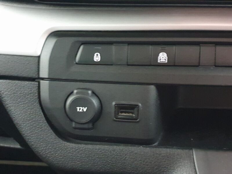 More views of Citroen C4