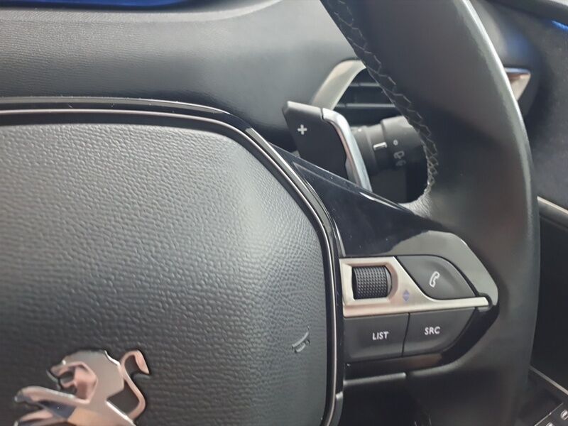 More views of Peugeot 3008