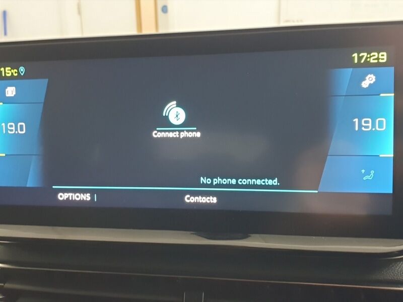 More views of Peugeot 3008