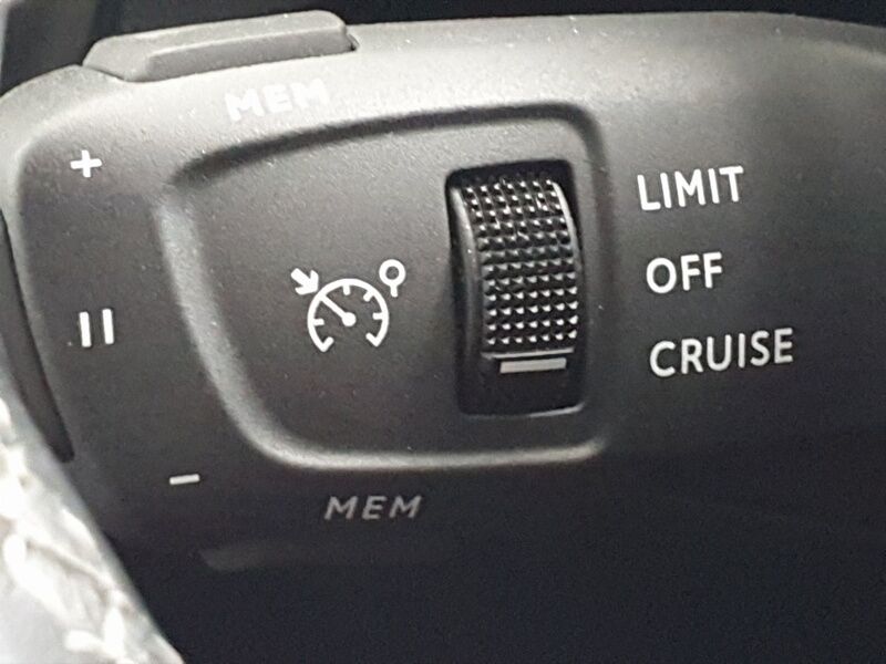 More views of Peugeot 3008