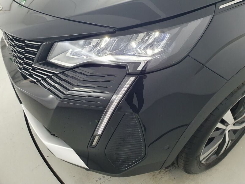 More views of Peugeot 3008