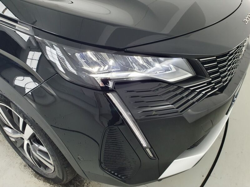 More views of Peugeot 3008