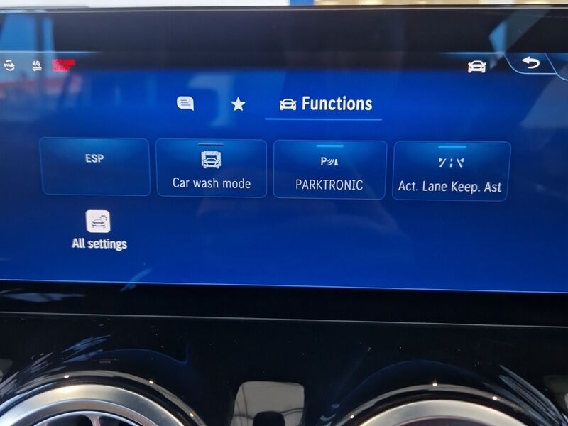 More views of Mercedes-Benz GLA