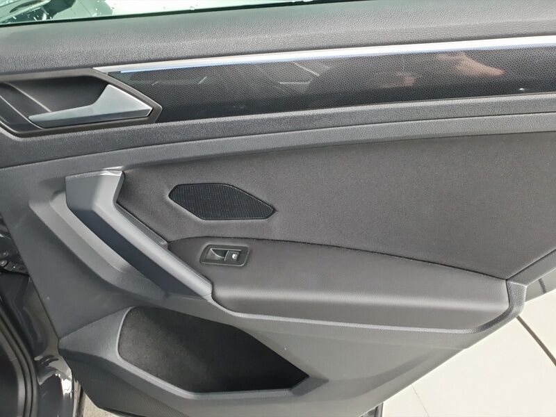 More views of Volkswagen Tiguan