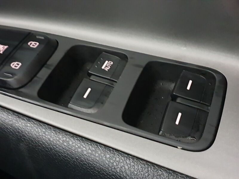 More views of Kia e-Niro