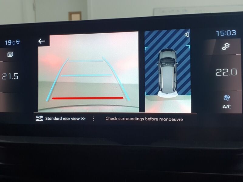 More views of Peugeot 5008