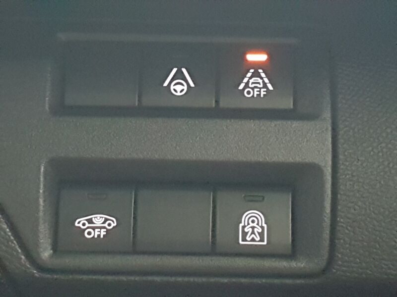 More views of Peugeot 5008