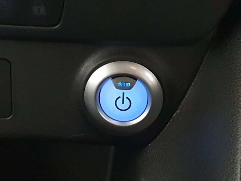 More views of Nissan Leaf