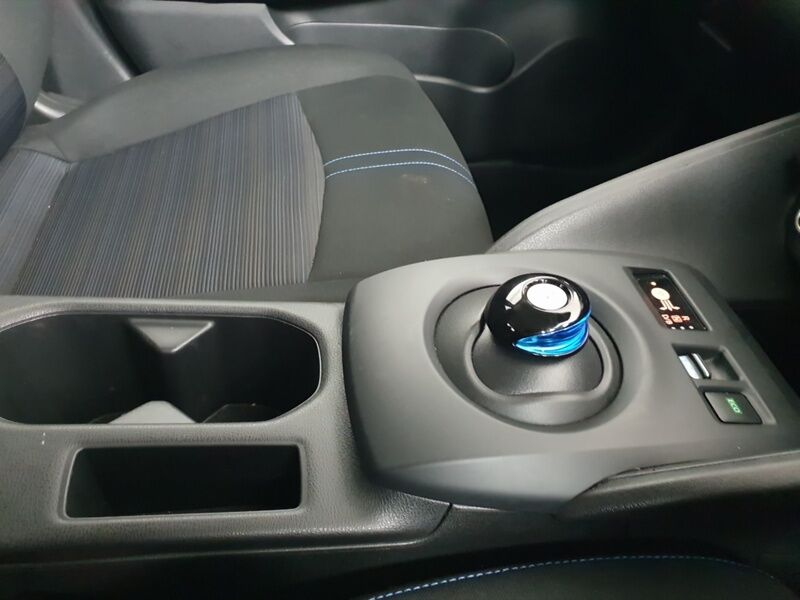 More views of Nissan Leaf