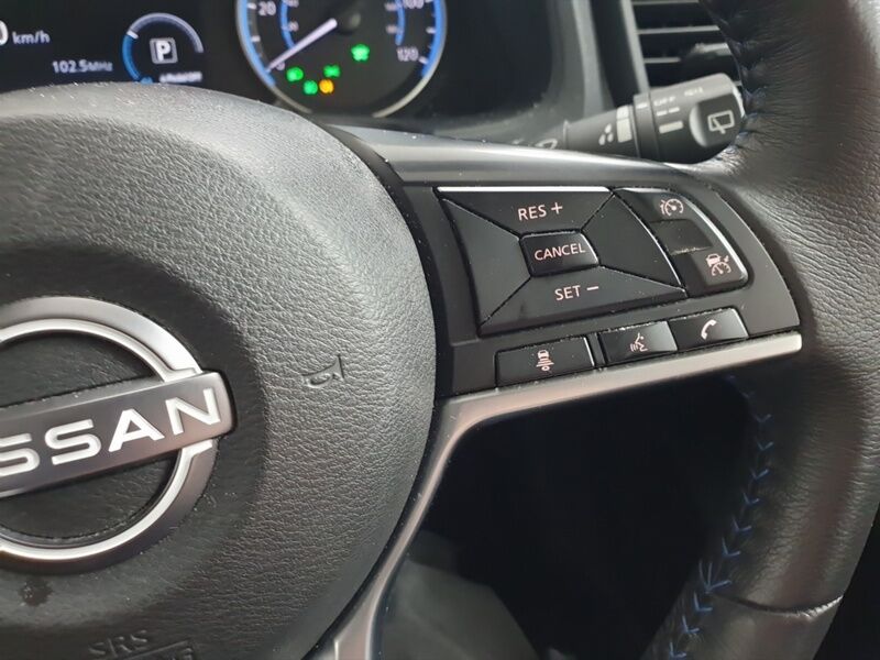 More views of Nissan Leaf