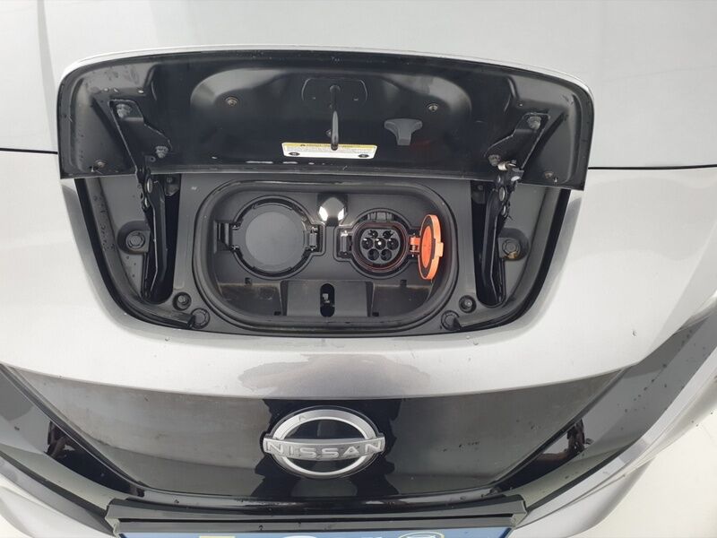 More views of Nissan Leaf