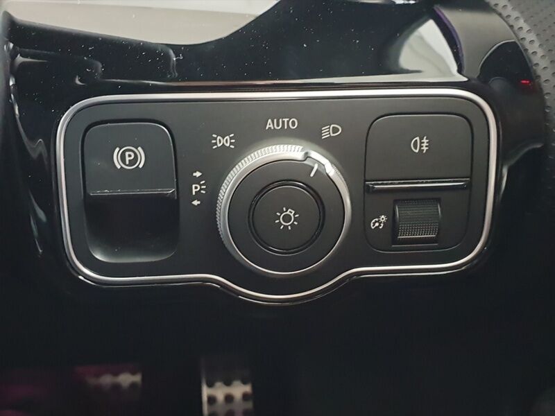 More views of Mercedes-Benz CLA