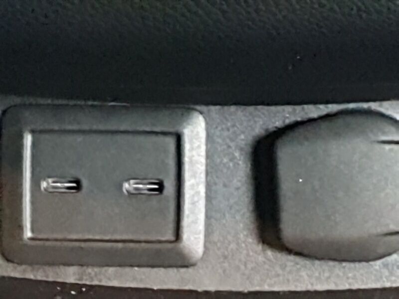 More views of Mercedes-Benz EQC