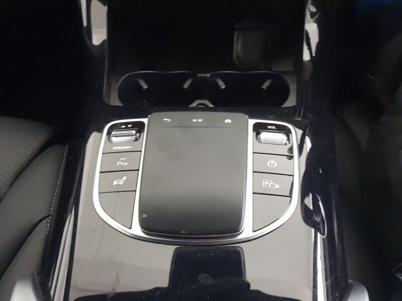 More views of Mercedes-Benz EQC