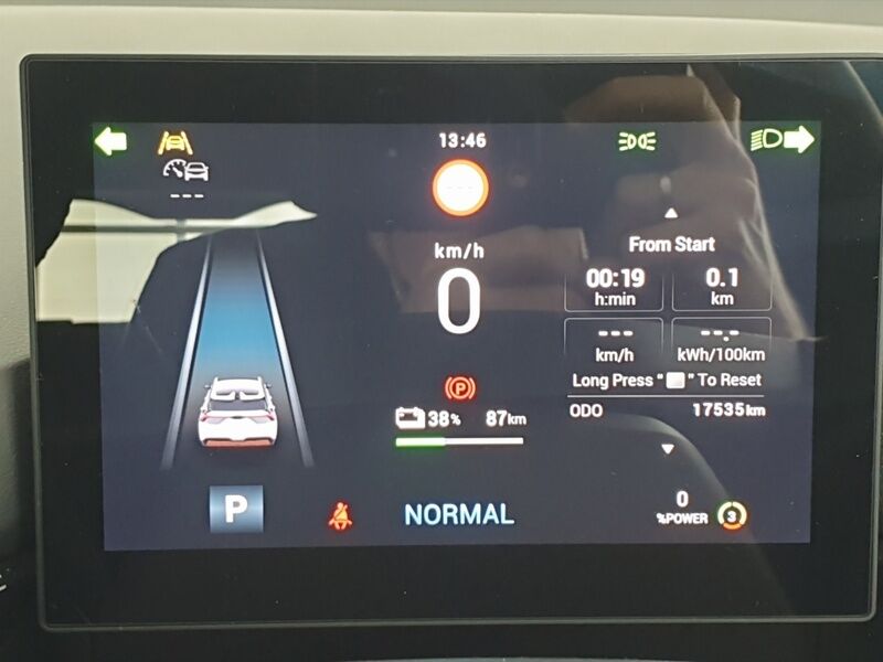 More views of MG MG4