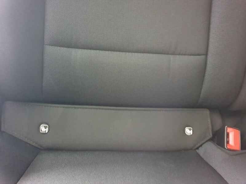 More views of MG MG4