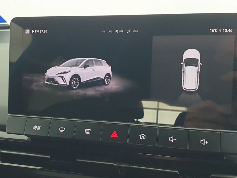 More views of MG MG4