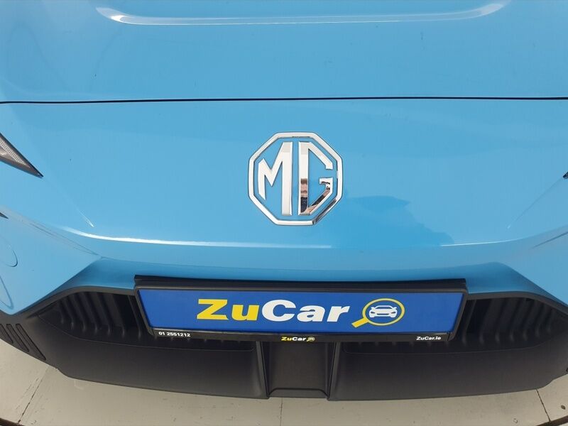 More views of MG MG4