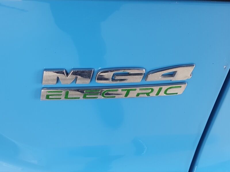 More views of MG MG4