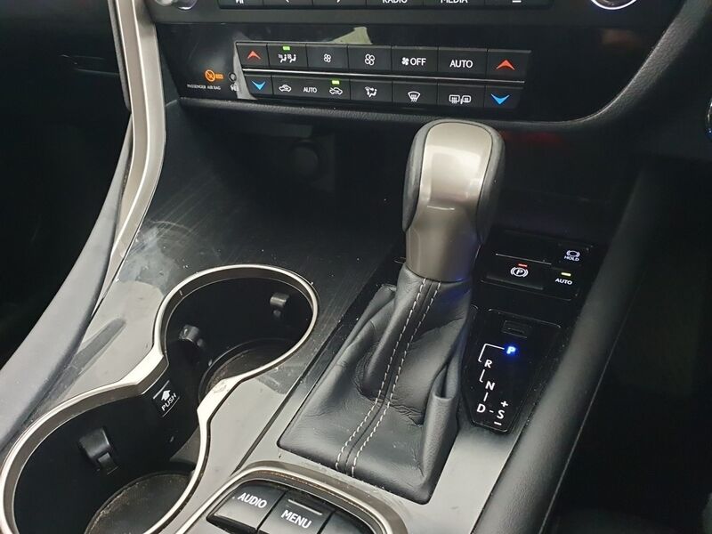 More views of Lexus RX450H