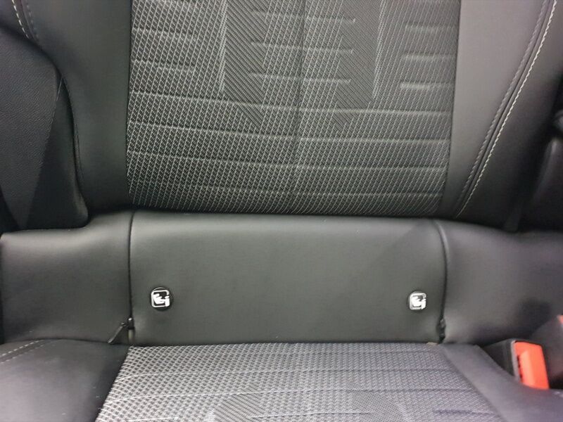 More views of Peugeot 3008