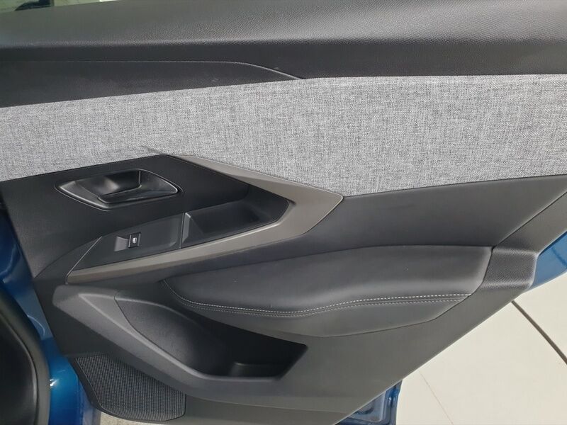 More views of Peugeot 3008