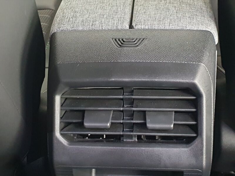 More views of Peugeot 3008