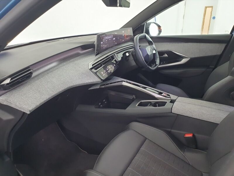 More views of Peugeot 3008