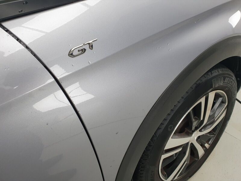 More views of Peugeot 5008