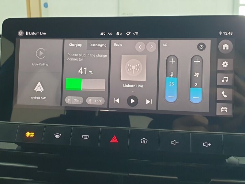 More views of MG MG4