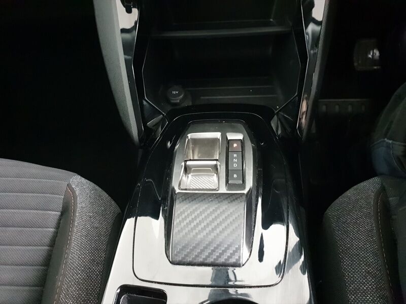 More views of Peugeot 2008