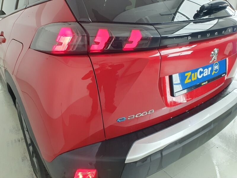 More views of Peugeot 2008