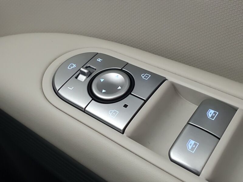 More views of Hyundai IONIQ 5